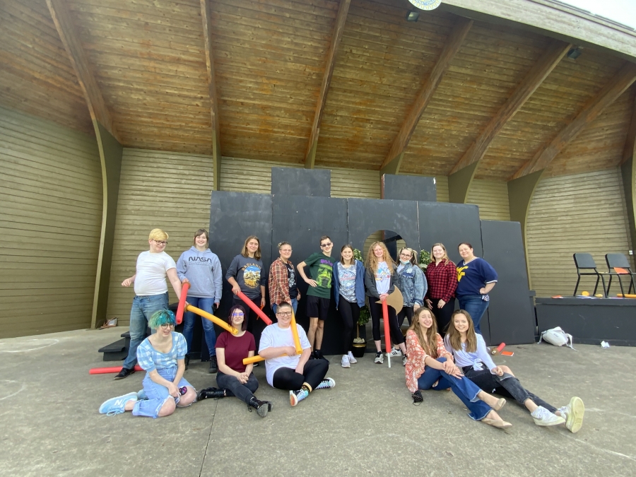 students in an ampitheater